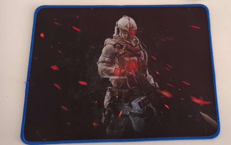 2x Mouse Pads.