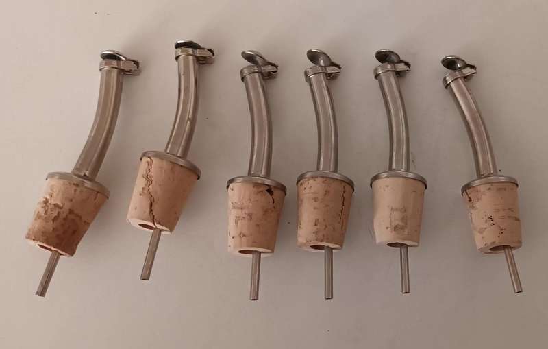 6x Bottle Cork Pourers. New.