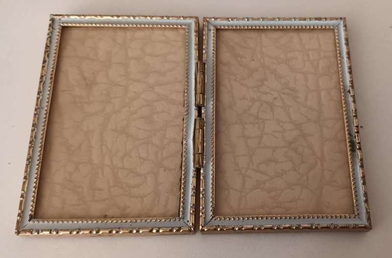 Vintage Picture Frame. 9.5cmx6.3cm.