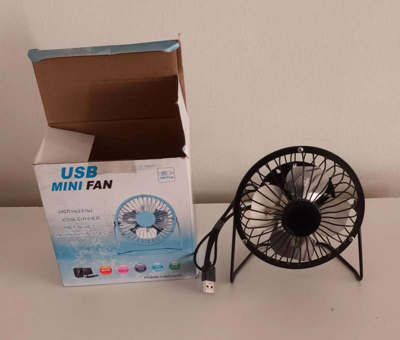 Mini USB Fan. Can take it anywhere with a Power Bank/or use with Laptop/PC.