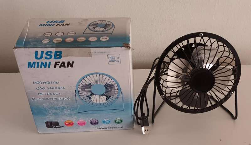 Mini USB Fan. Can take it anywhere with a Power Bank/or use with Laptop/PC.