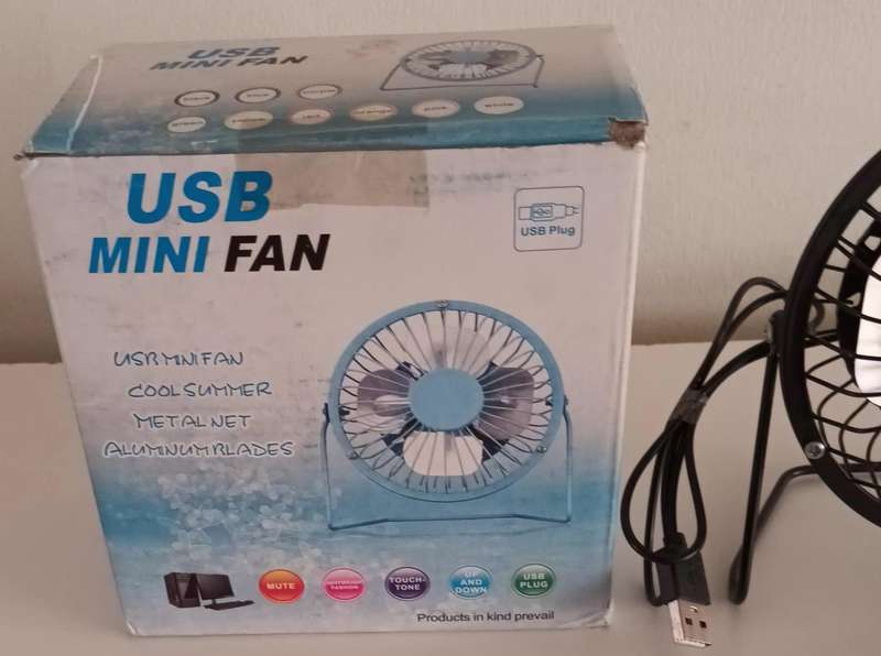 Mini USB Fan. Can take it anywhere with a Power Bank/or use with Laptop/PC.