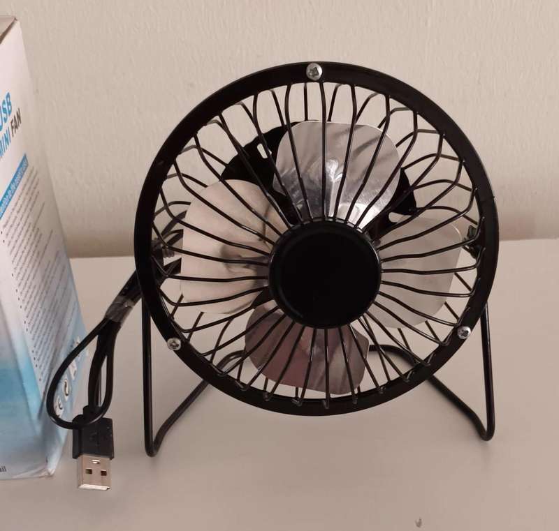 Mini USB Fan. Can take it anywhere with a Power Bank/or use with Laptop/PC.
