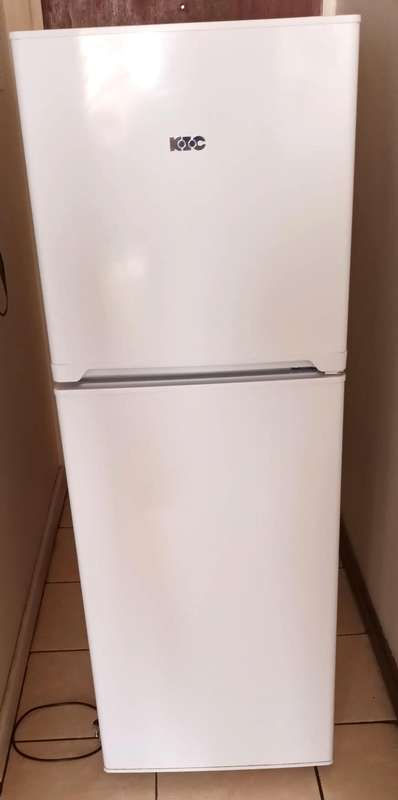 KIC 170 Liter Top Freezer Fridge KTF518-2WH. Like New. FOR COLLECTION ONLY!!!