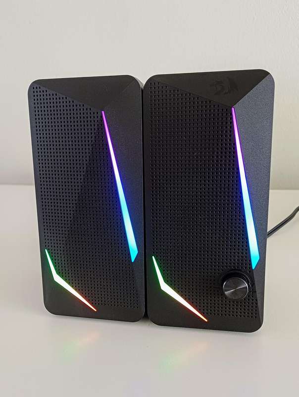 REDRAGON GS510 WALTZ 2.0 RGB Gaming Speakers.