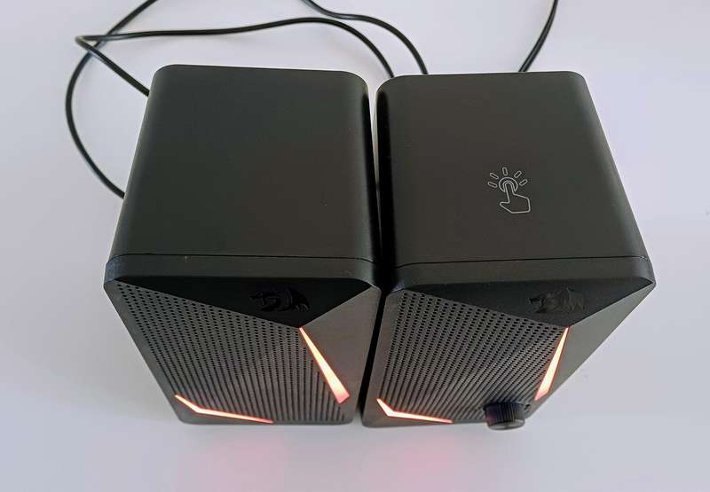 REDRAGON GS510 WALTZ 2.0 RGB Gaming Speakers.