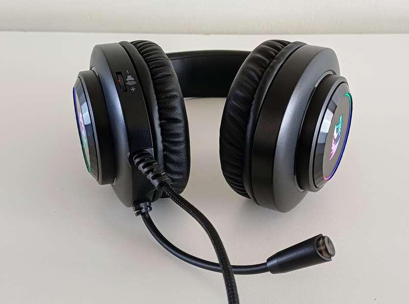 REDRAGON Over-Ear Hylas Gaming Headset.