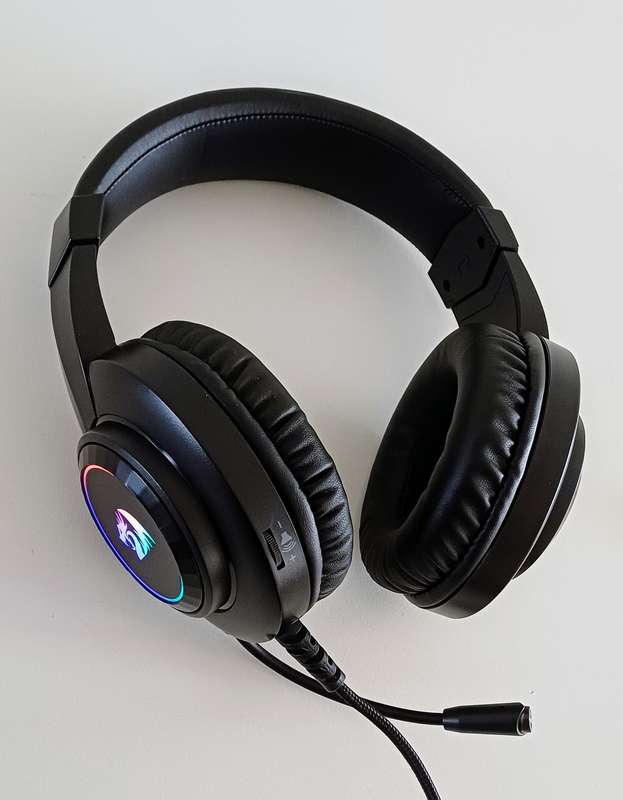 REDRAGON Over-Ear Hylas Gaming Headset.