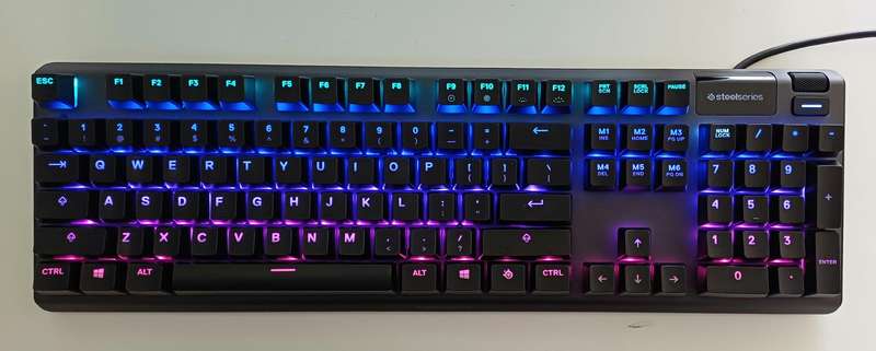 STEELSERIES APEX 5 Mechanical Gaming Keyboard.