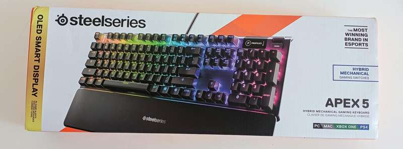 STEELSERIES APEX 5 Mechanical Gaming Keyboard.