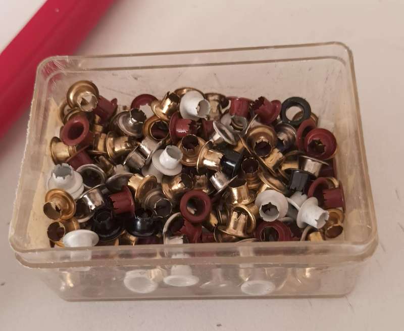 Eyelet Pliers with different colour Gilt Eyelets.