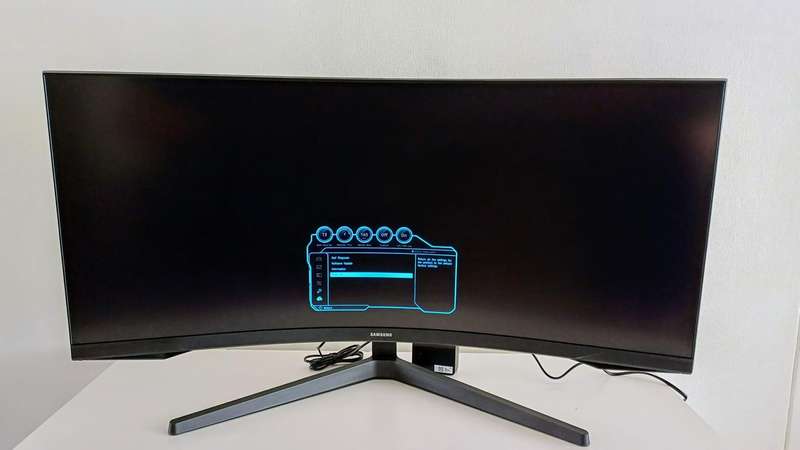 34" SAMSUNG Odyssey G55T UWQHD 165Hz Curved Gaming Monitor.