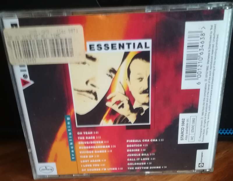YELLOW - ESSENTIAL CD