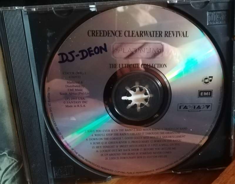 CREEDENCE CLEARWATER REVIVAL - PLATINUM CD
