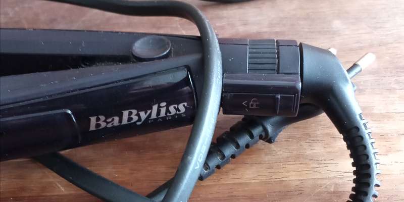 Babyliss Hair Straightener. Working 100%.