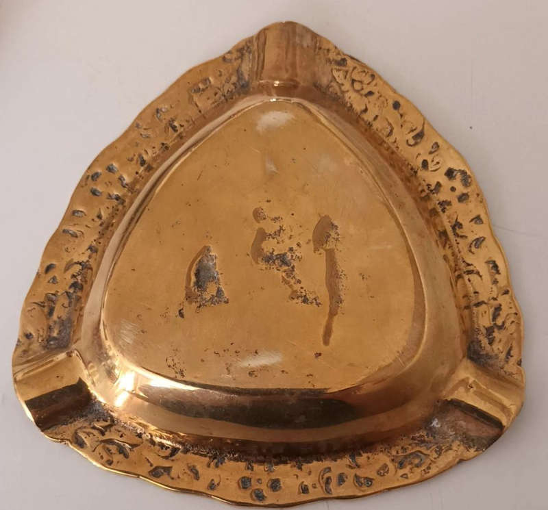 Beautiful Heavy Vintage Brass Ashtray. 315g. Diameter 14cm.