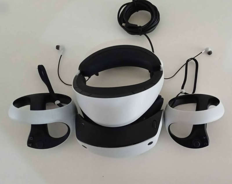 PlayStation 5 PSVR2 with Charging Dock/ Display Stand. Like New.