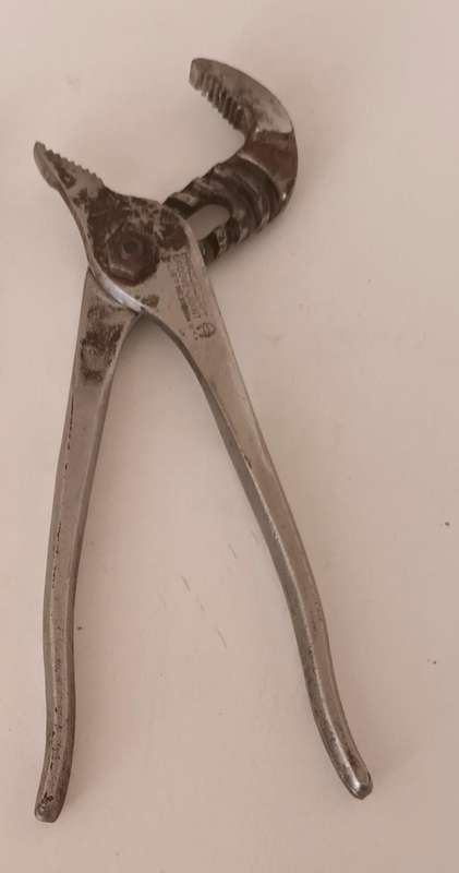 GROOVE-JOINT PLIERS. MADE IN USA.