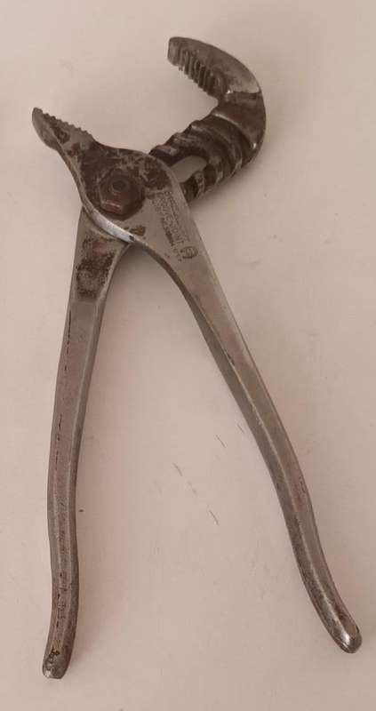 GROOVE-JOINT PLIERS. MADE IN USA.