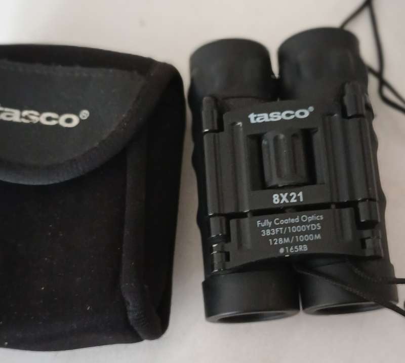 Tasco 8x21 Foldable Compact Pocket Binoculars with Carrycase & Neck strap.