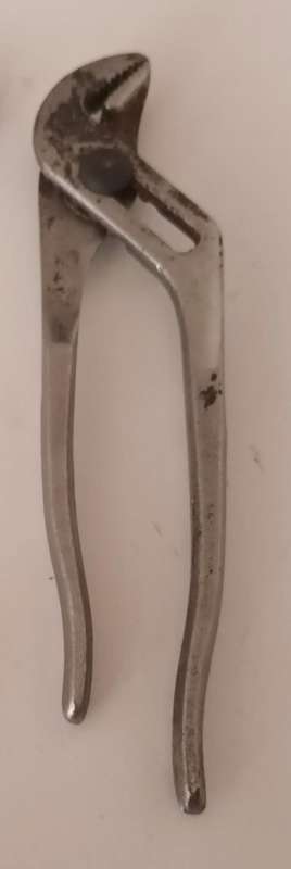 GROOVE-JOINT PLIERS. MADE IN USA.