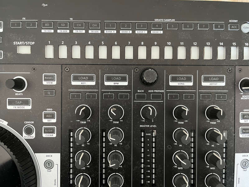 Roland 808 DJ controller + Flight Case