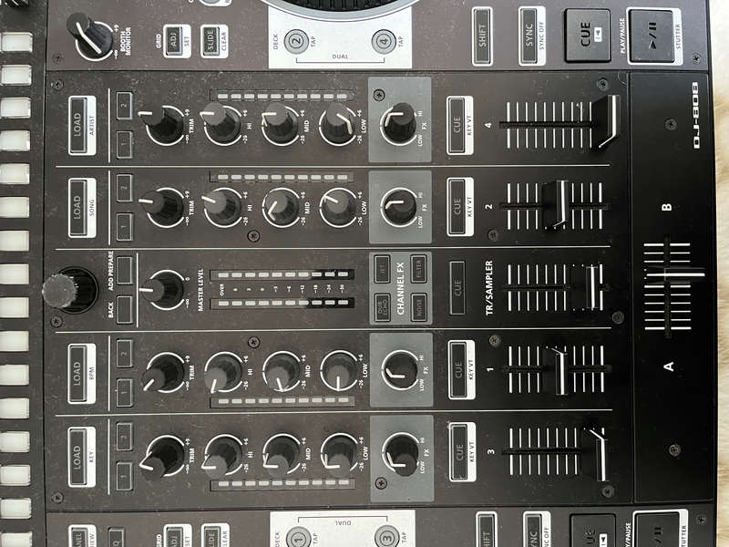 Roland 808 DJ controller + Flight Case