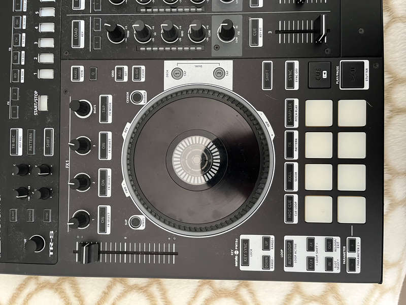 Roland 808 DJ controller + Flight Case