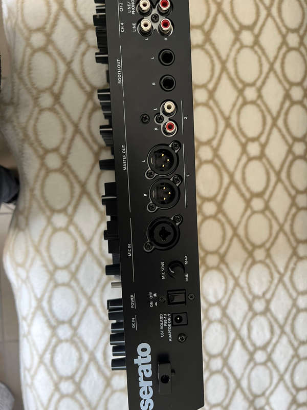 Roland 808 DJ controller + Flight Case