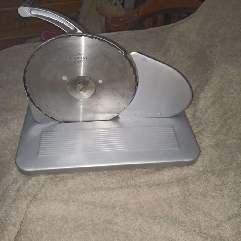 Refurbished Pineware bread slicer