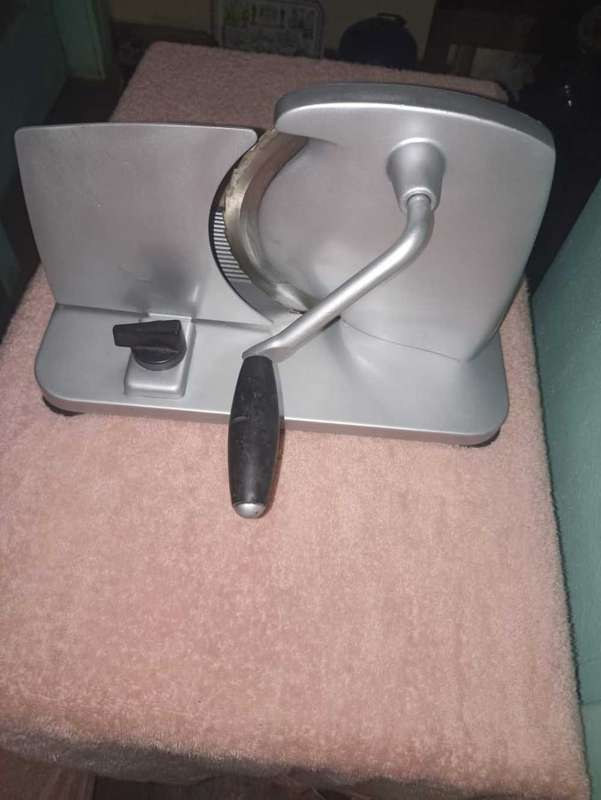 Vintage refurbished Pineware bread slicer