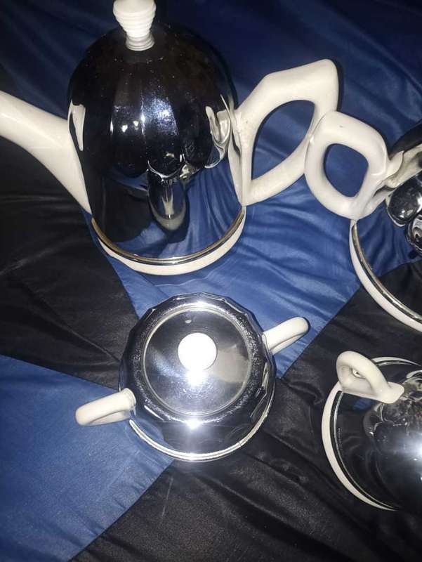 Vintage 4 peace Teaset Porcelain