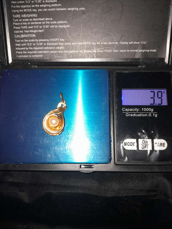 9 carat vintage pearl pendant