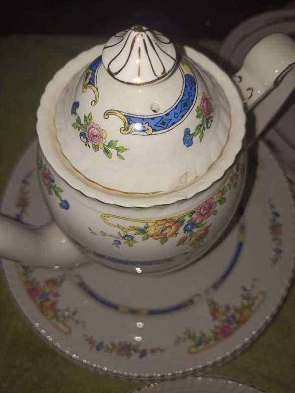 Johnson Bros dinner service Eastbourne