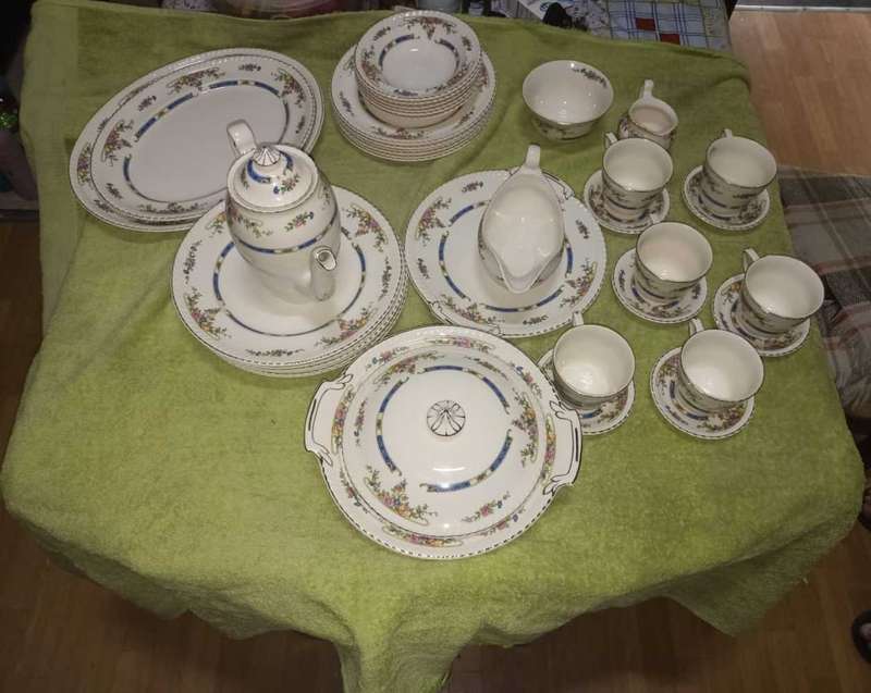 Johnson Bros dinner service Eastbourne