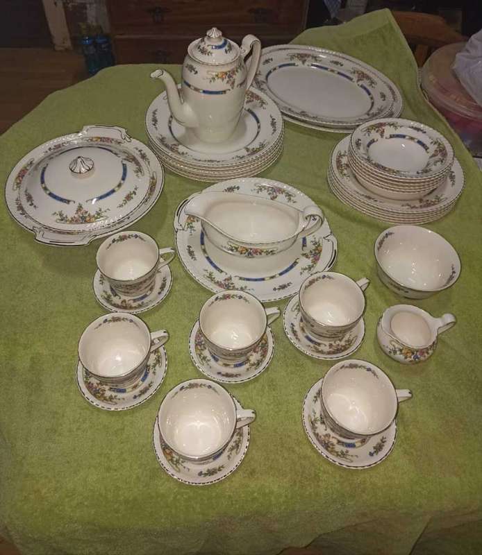 Johnson Bros dinner service Eastbourne