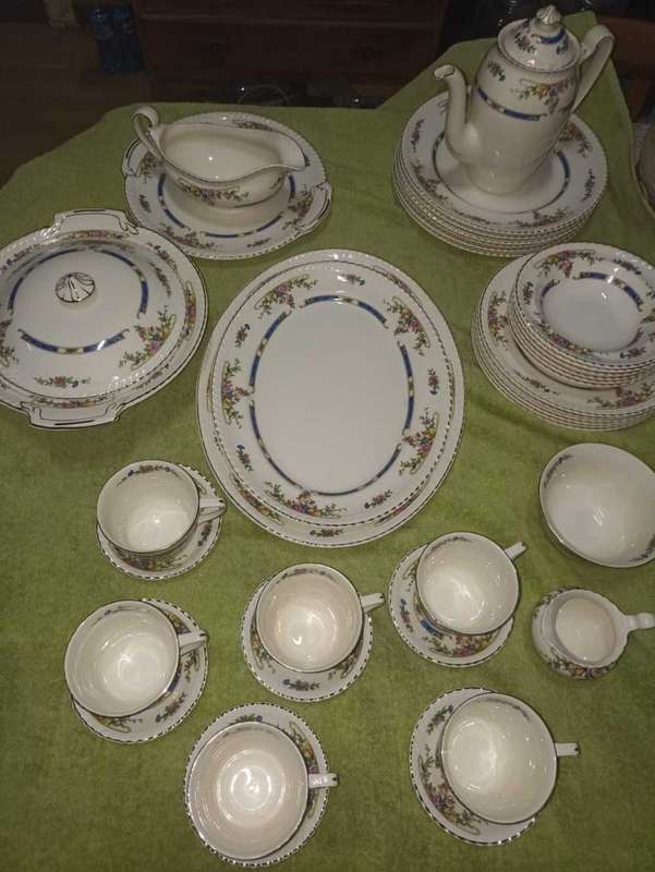 Johnson Bros dinner service Eastbourne