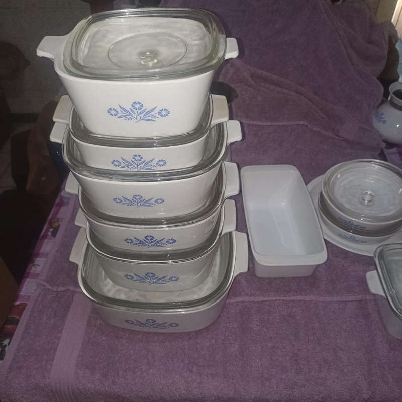 WOW 29 piece Corningware set mint condition