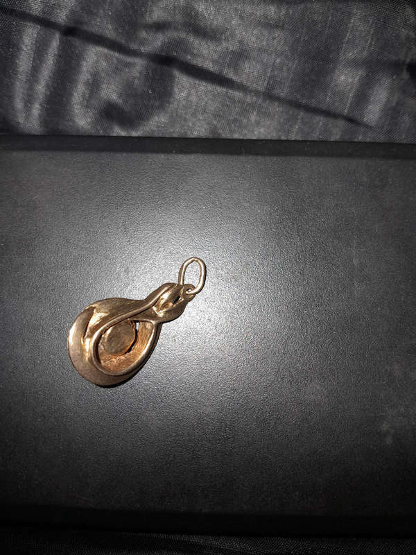 9 carat vintage pearl pendant
