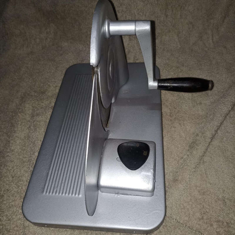 Refurbished Pineware bread slicer