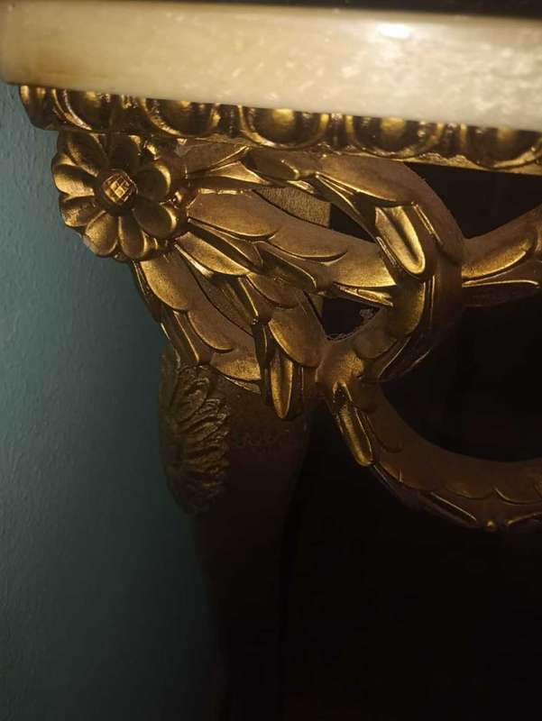 Entrance hall mirror and table