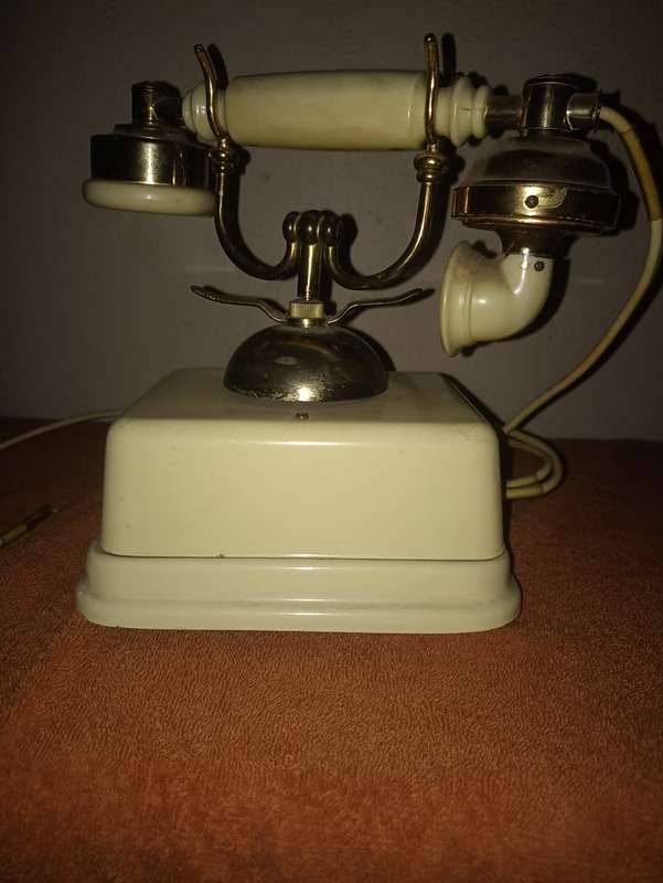 VINTAGE COLLECTORS TELEPHONE MADE IN JAPAN