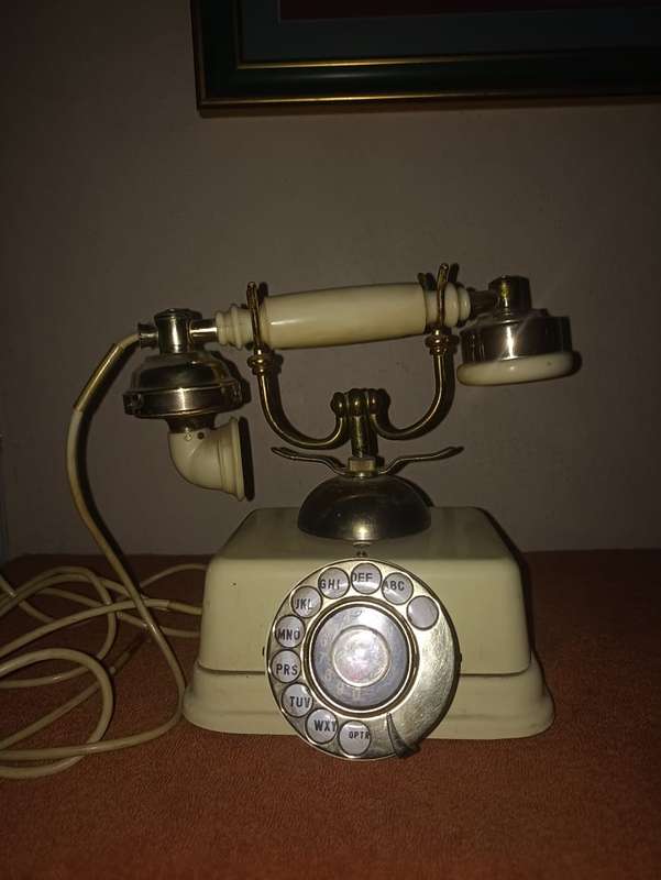 VINTAGE COLLECTORS TELEPHONE MADE IN JAPAN