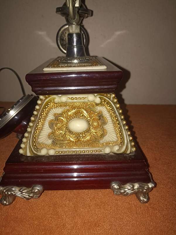 WOW VINTAGE TELEPHONE