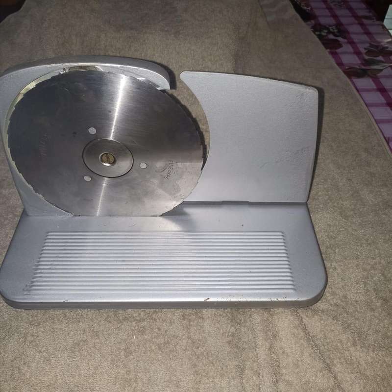 PINWARE VINTAGE BREAD SLICEER