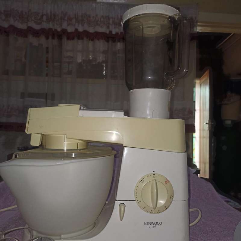 KENWOOD CHEF MIXER MADE IN ENGLAND