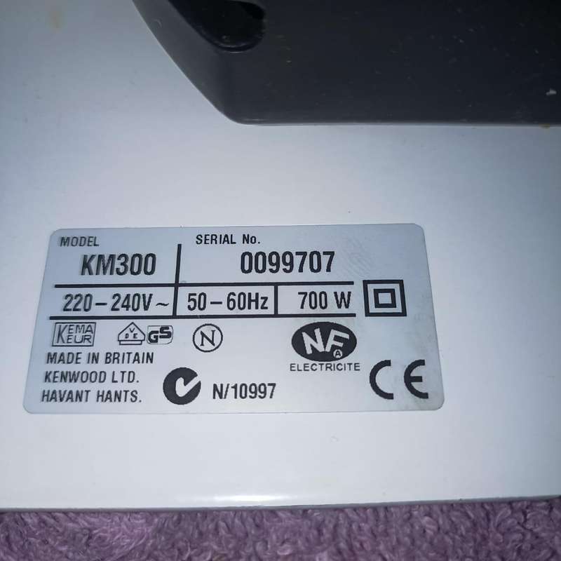 KENWOOD CHEF MIXER MADE IN ENGLAND