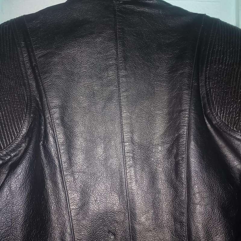 UNISEX  BIKER GENUINE LEATHER SIZE SMALL TO MEDIUM