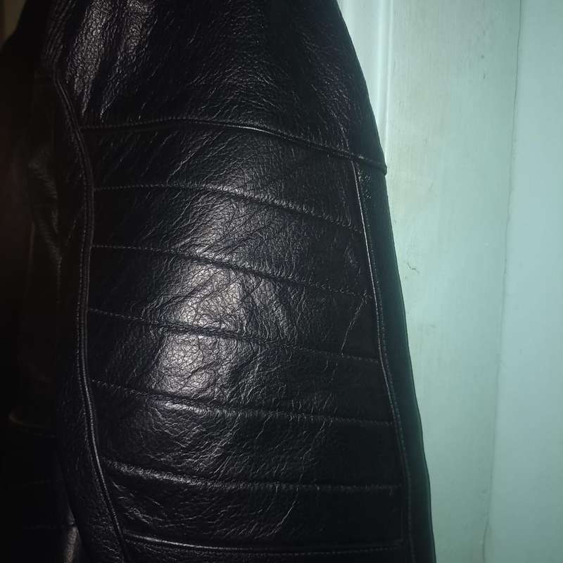 UNISEX  BIKER GENUINE LEATHER SIZE SMALL TO MEDIUM