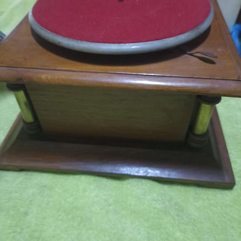 HIS MASTERS VOICE REVAMPED GRAMPOHONE